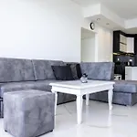 Elite - Seafront Apartament *