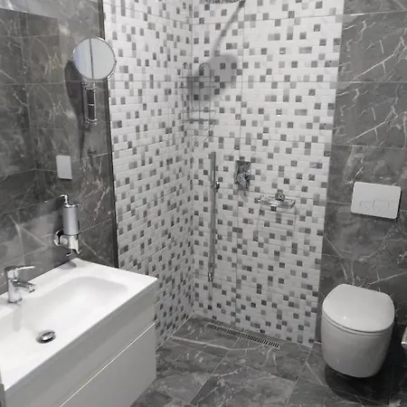 Elite - Seafront * Saranda