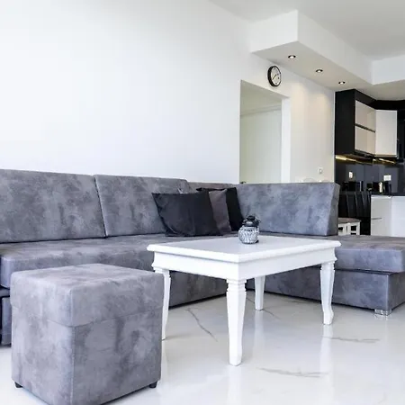 Elite - Seafront Apartament *