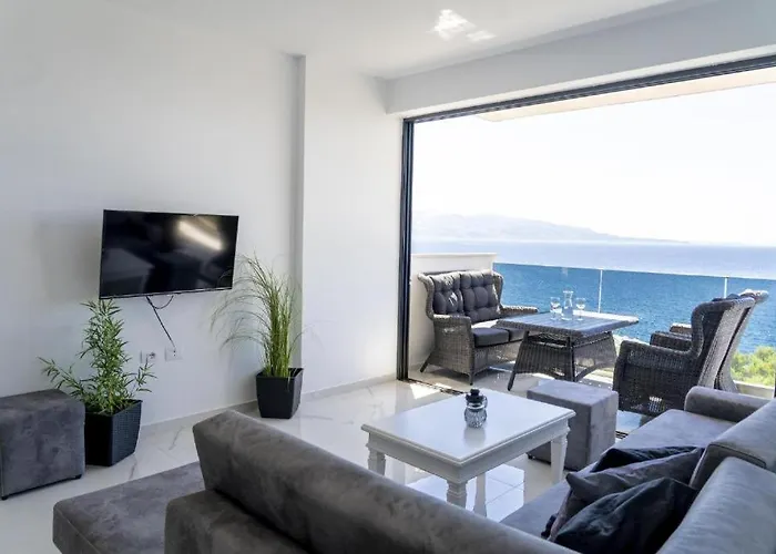 Elite - Seafront * Saranda